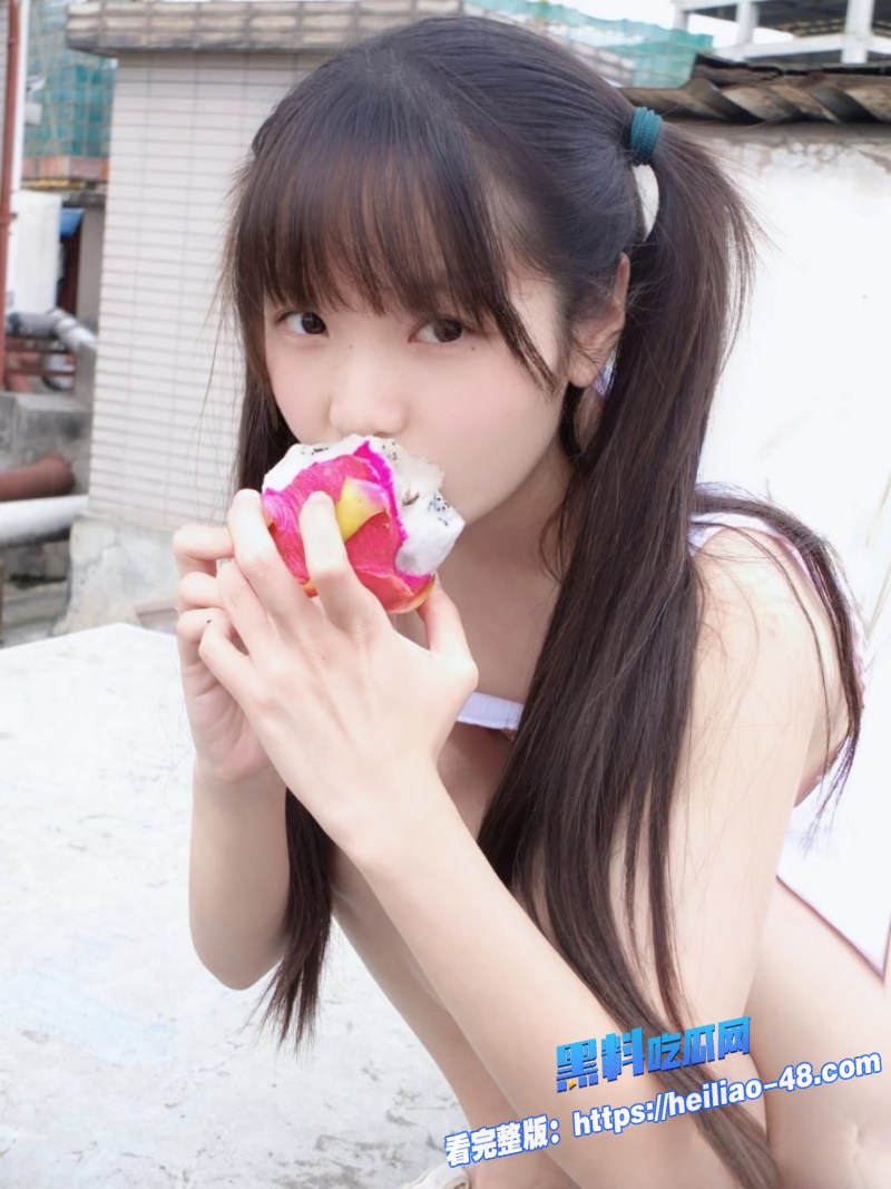 海角乱伦白丝女儿在家打王者荣耀禽兽父亲到家把她当作泄欲工具1 海角乱伦白丝女儿在家打王者荣耀禽兽父亲到家把她当作泄欲工具1
