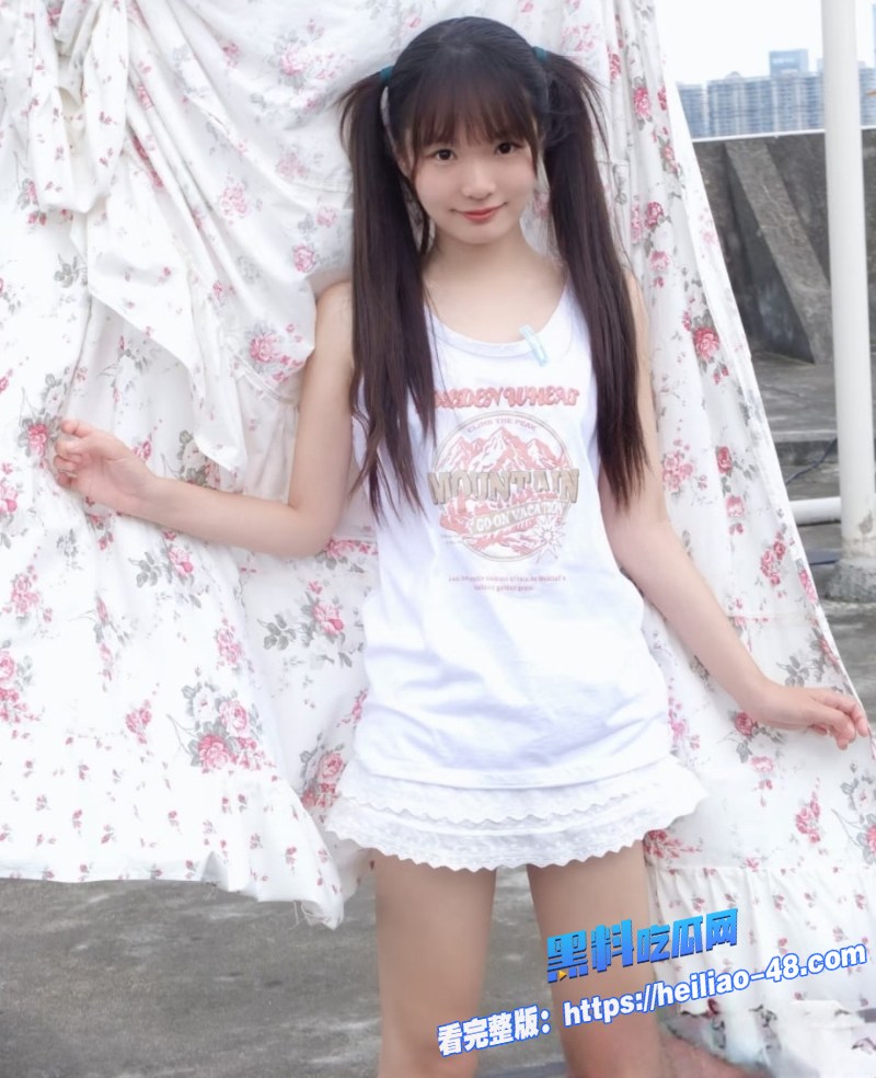 海角乱伦白丝女儿在家打王者荣耀禽兽父亲到家把她当作泄欲工具3 海角乱伦白丝女儿在家打王者荣耀禽兽父亲到家把她当作泄欲工具3