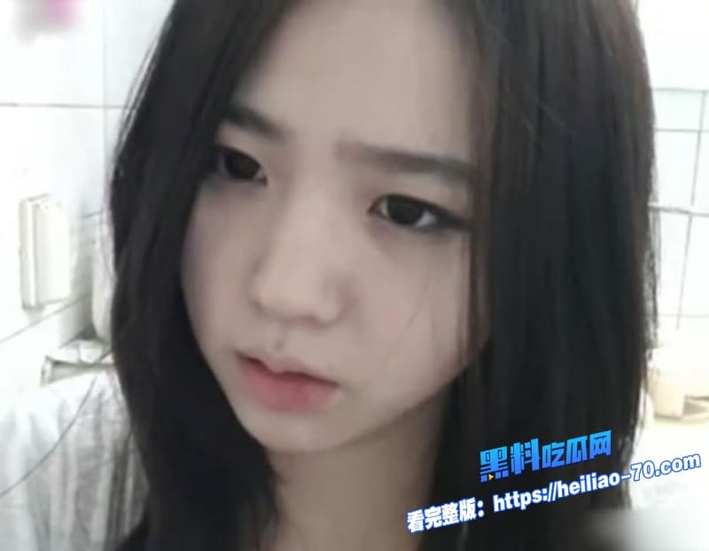极品身材门把手女孩洗香香后撅起蜜臀把门把手塞逼里摇摆自慰太骚太会玩9