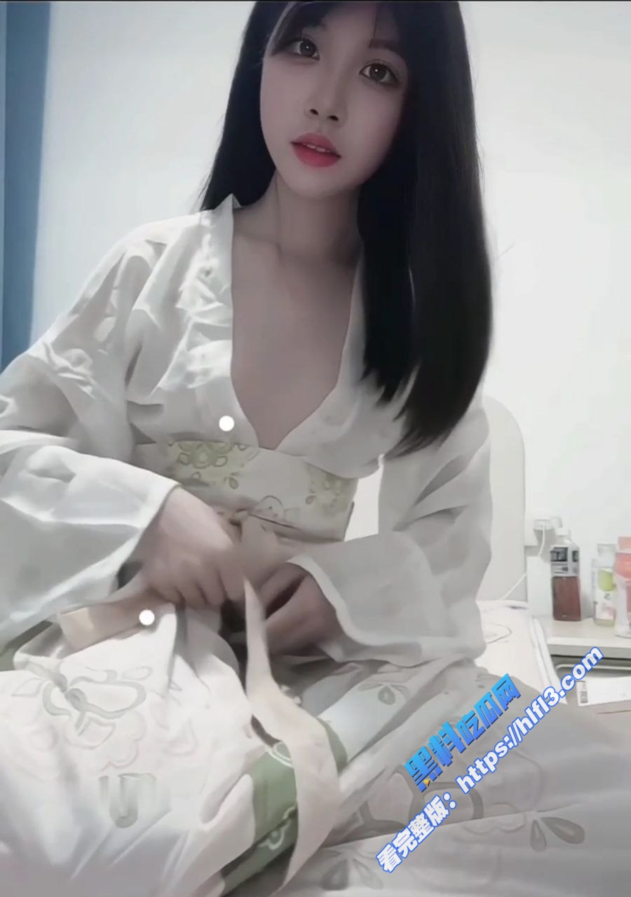 湖北职业技术学院大二学生妹  外表清纯 私下反差母狗一条 经常全裸和网友视频！1