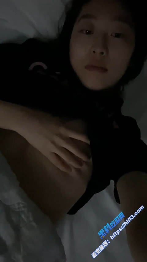 北京健身女教练 于雯 keepin健身俱乐部 自慰自拍勾引男学员 视频惨遭流出！3