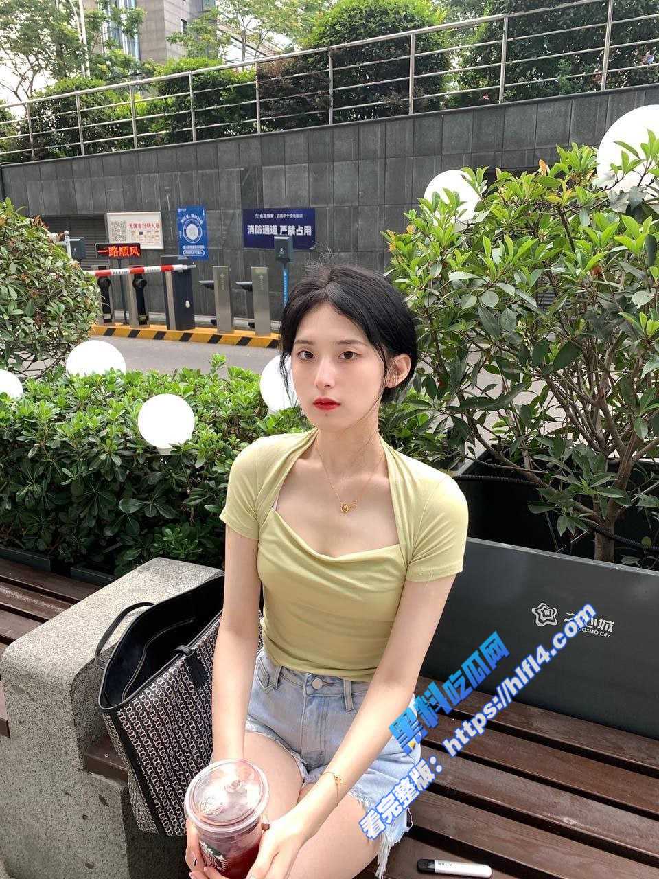 湖南湘潭极品舞蹈生 顶级身材有性瘾的舞蹈生 被土豪玩弄的像条母狗! 图4 湖南湘潭极品舞蹈生 顶级身材有性瘾的舞蹈生 被土豪玩弄的像条母狗! 图4
