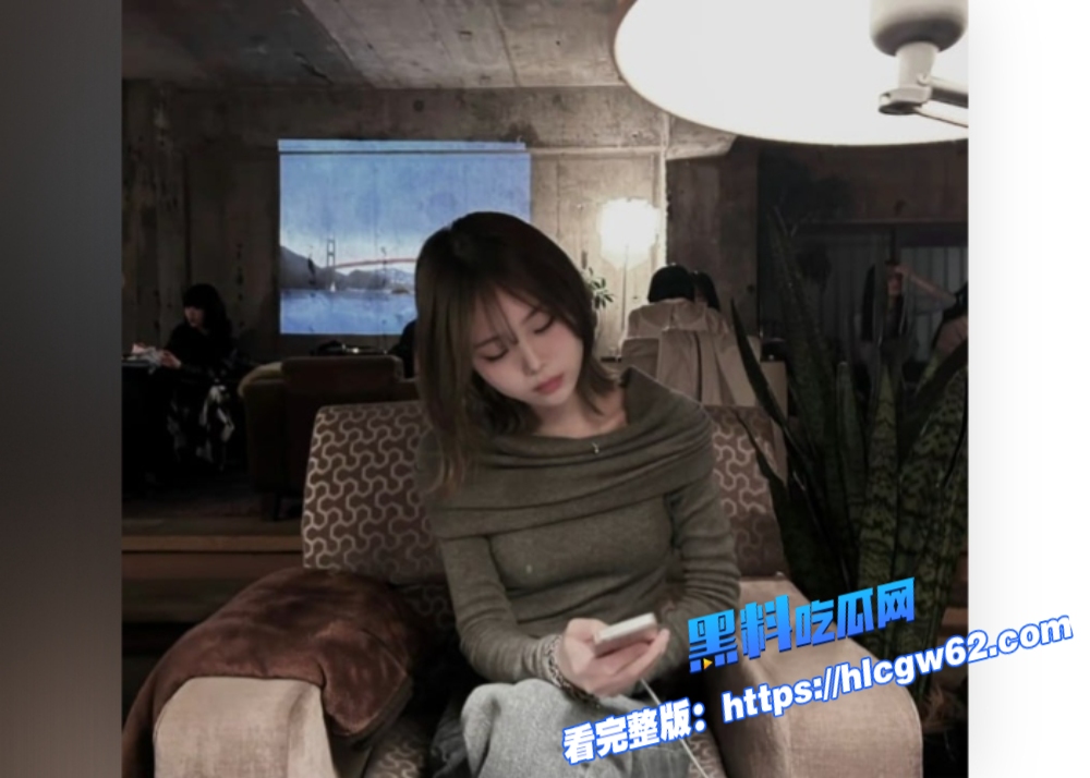 湖南长沙学生朱萍媛大尺度性爱视频曝光与男友进行打桩磨练口技一绝一脸母狗欠操表情 1
