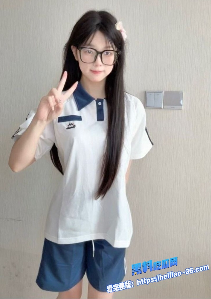 湖南湘妹子05年极品萝莉兼职核弹大瓜白丝JK被调教成小骚妹2