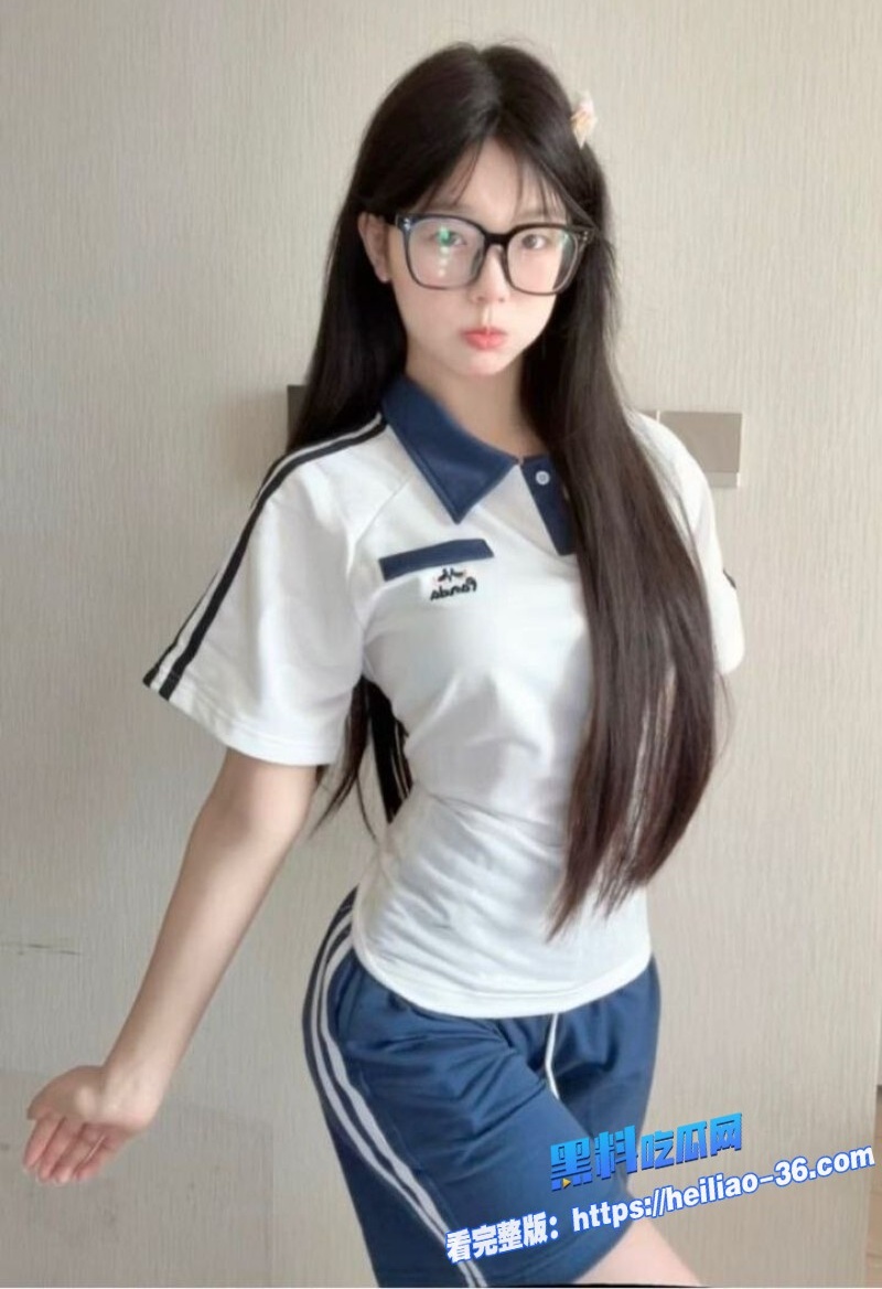 湖南湘妹子05年极品萝莉兼职核弹大瓜白丝JK被调教成小骚妹3