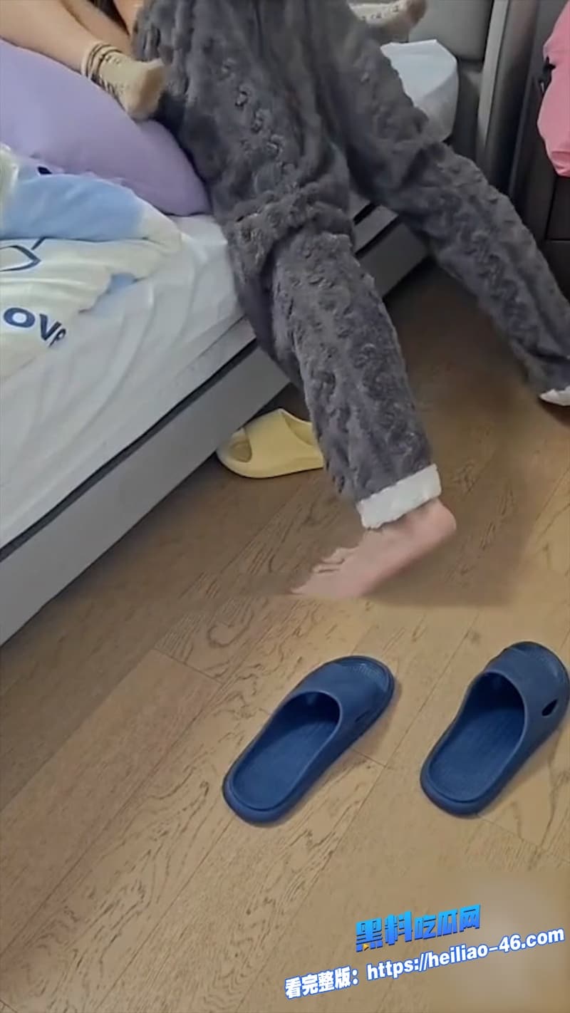 海角母子乱伦勾人俏妈妈最新神作被妈妈打了怎么办直接各种姿势插到她怀疑人生4