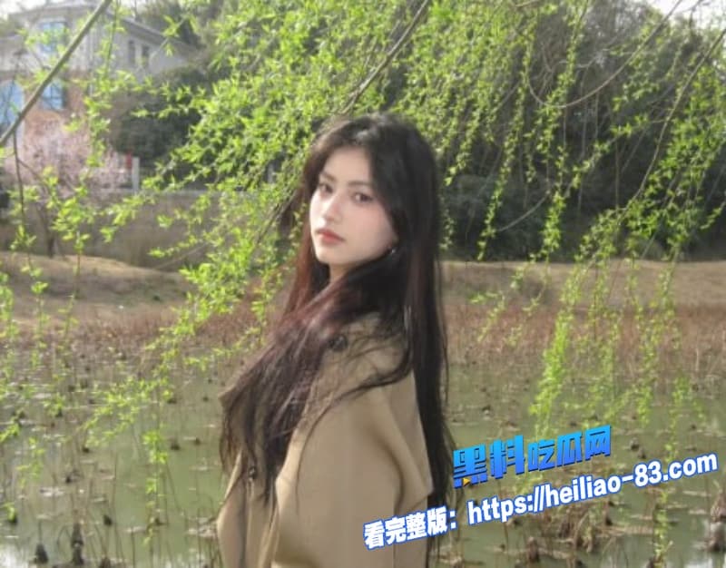 极品身材反差女神跪床碎花裙被猛干10分钟高潮6次求轻点2 极品身材反差女神跪床碎花裙被猛干10分钟高潮6次求轻点2