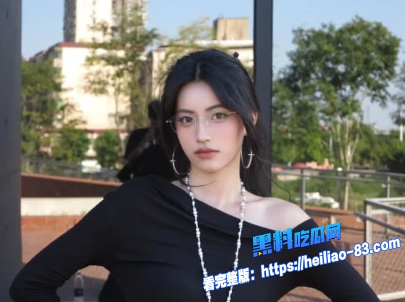 极品身材反差女神跪床碎花裙被猛干10分钟高潮6次求轻点4 极品身材反差女神跪床碎花裙被猛干10分钟高潮6次求轻点4