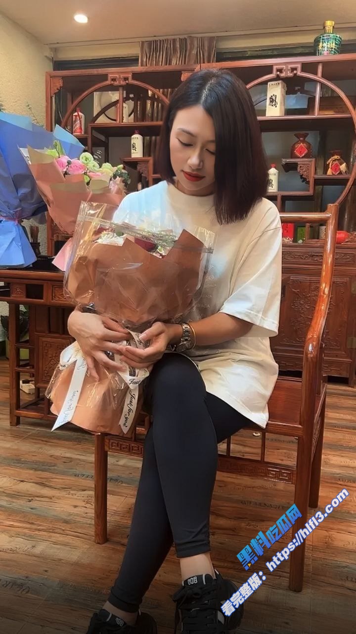 情人节约炮北京海淀小学老师 杨淑晴 极品人妻 又饥渴又会玩 40岁的老肥逼太降火了！4