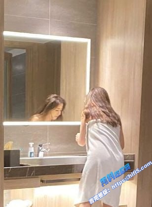 抖音百万网红 貂蝉不馋 黑历史被扒 原来电商精英竟是外围女出身！2