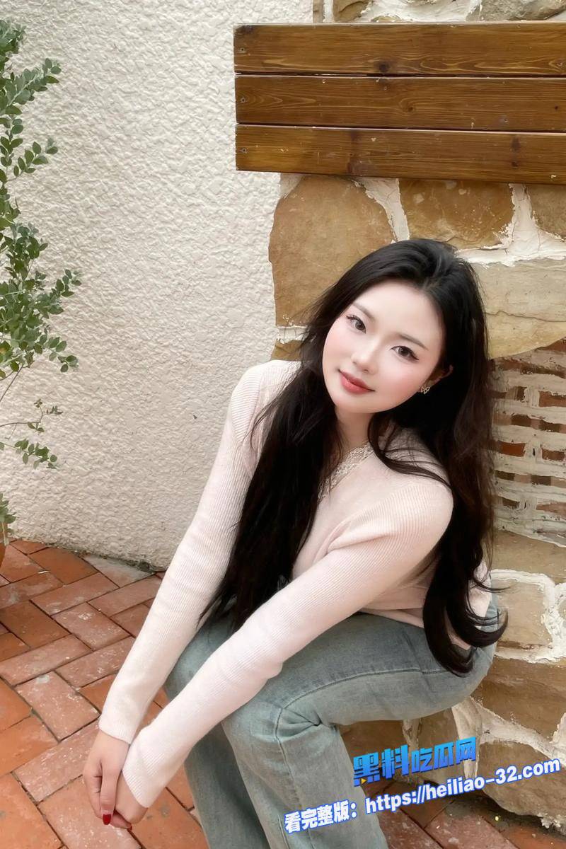 海角乱伦妹妹刚有男友消息传来哥哥怒火中烧直接按倒爆操2