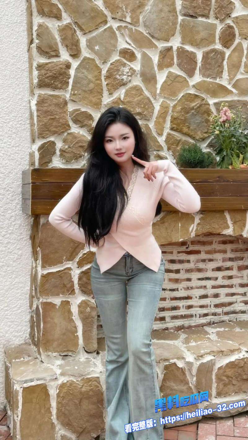 海角乱伦妹妹刚有男友消息传来哥哥怒火中烧直接按倒爆操3
