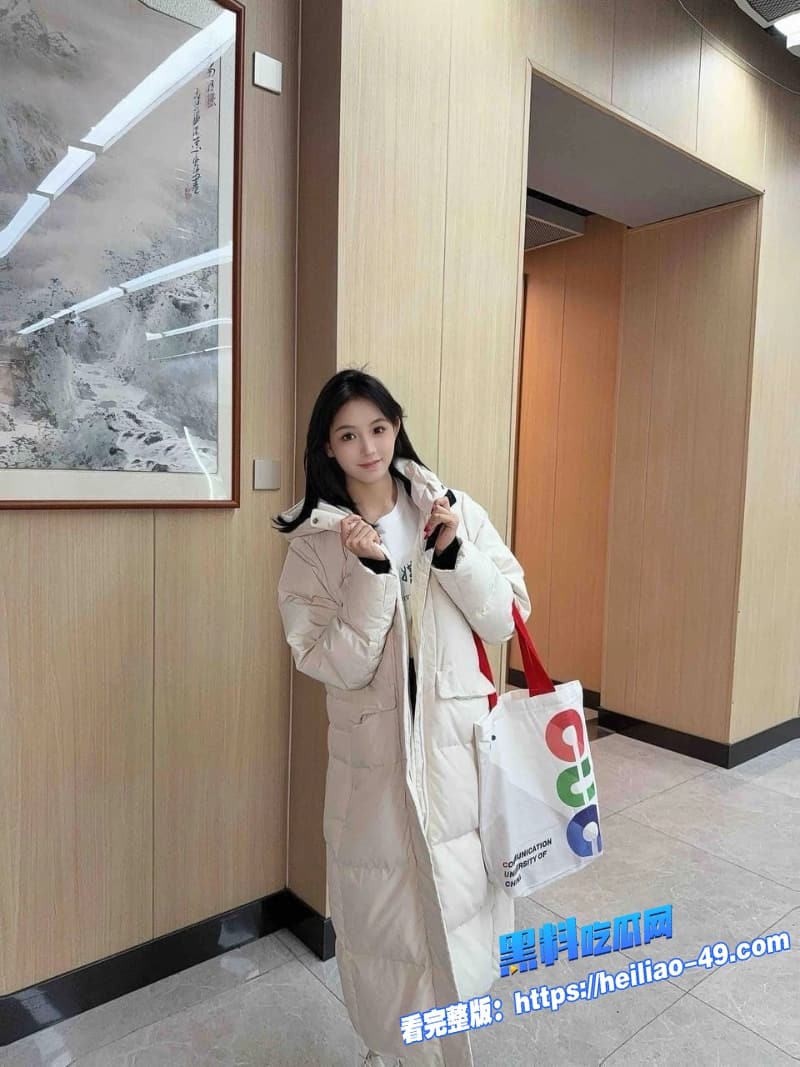 刚下海艺术生学妹首次接单视频曝光超高颜值乖巧尤物高跟凉鞋张腿被狂操 1 刚下海艺术生学妹首次接单视频曝光超高颜值乖巧尤物高跟凉鞋张腿被狂操 1