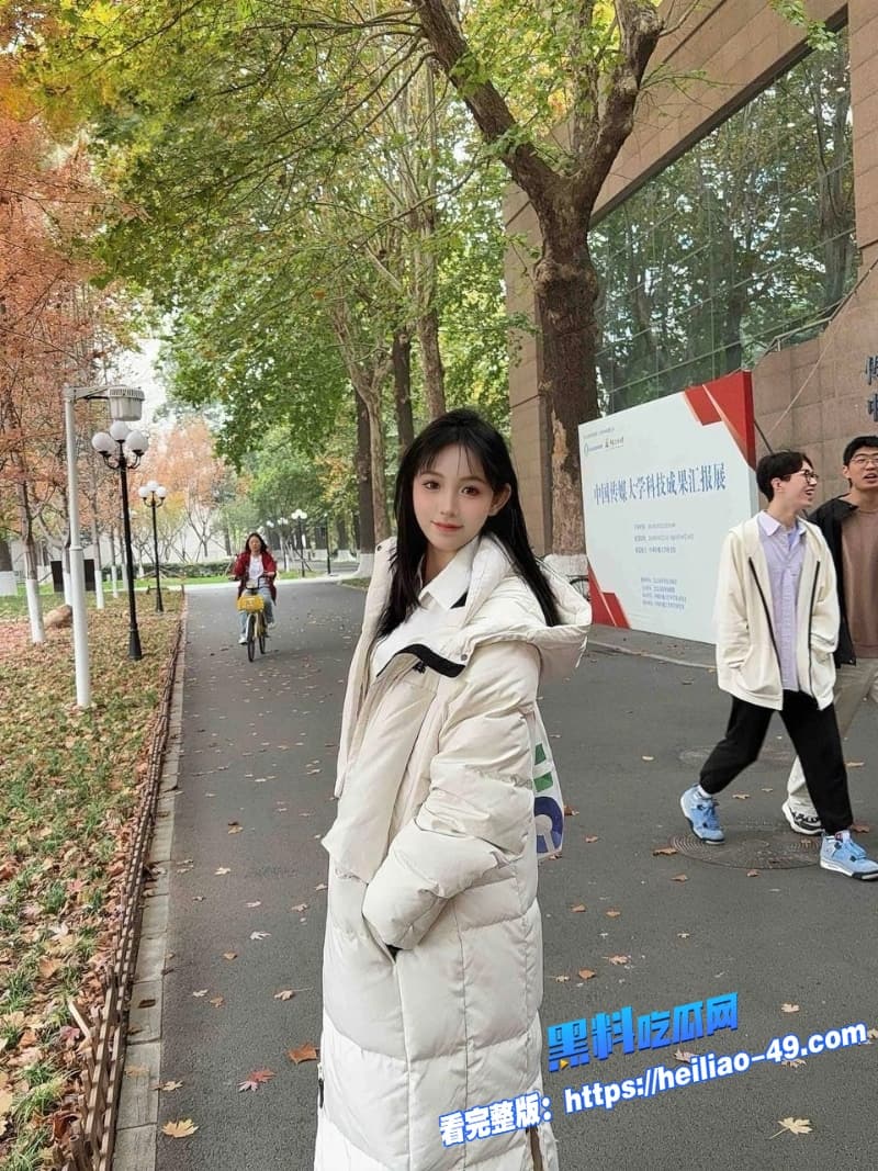 刚下海艺术生学妹首次接单视频曝光超高颜值乖巧尤物高跟凉鞋张腿被狂操 11 刚下海艺术生学妹首次接单视频曝光超高颜值乖巧尤物高跟凉鞋张腿被狂操 11
