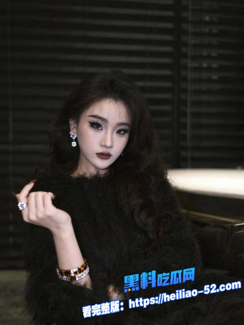 海角姐弟乱伦亲弟在家把姐姐操翻屁股写满骚逼欠操四个大字黑丝口交后入内射太禁忌了 9