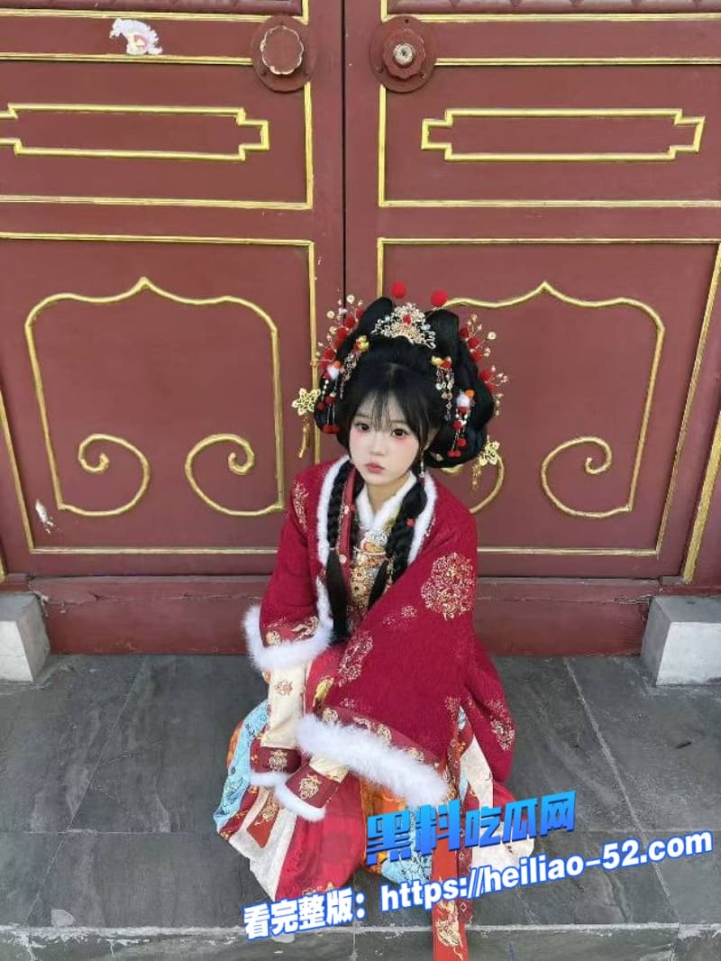 海角姐弟乱伦亲弟在家把姐姐操翻屁股写满骚逼欠操四个大字黑丝口交后入内射太禁忌了 11