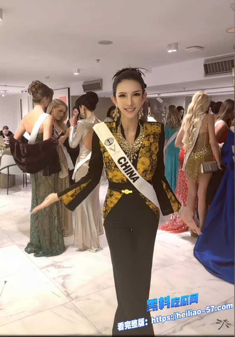 抖音网红赵舒淇私拍合集流出极品反差婊遭金主猛干手铐配眼罩纯纯母狗无疑了9 抖音网红赵舒淇私拍合集流出极品反差婊遭金主猛干手铐配眼罩纯纯母狗无疑了9