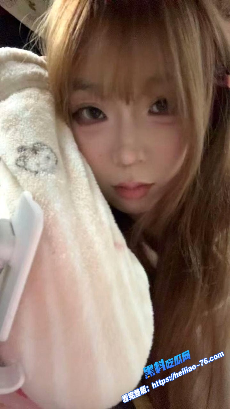 唇钉绿毛精神小妹 排骨精少女主动女上骑乘大屌 网友猜她生化母体概率多少图2 唇钉绿毛精神小妹 排骨精少女主动女上骑乘大屌 网友猜她生化母体概率多少图2
