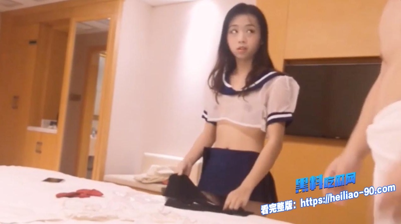 眼镜水手服学生0