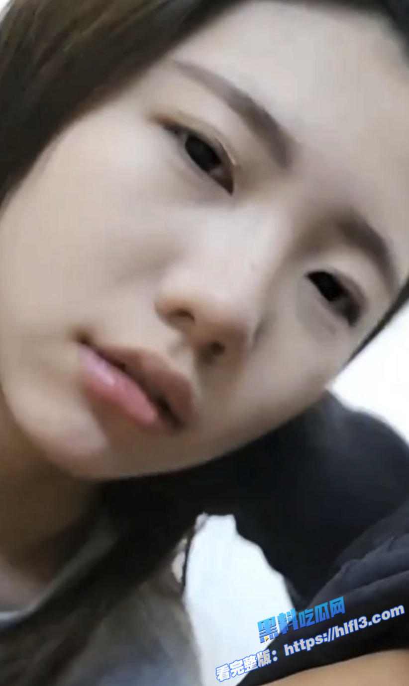 韩国大叔 花重金约了个高中生 上门调教乖巧女学生 口交足交 学生妹就是嫩！1