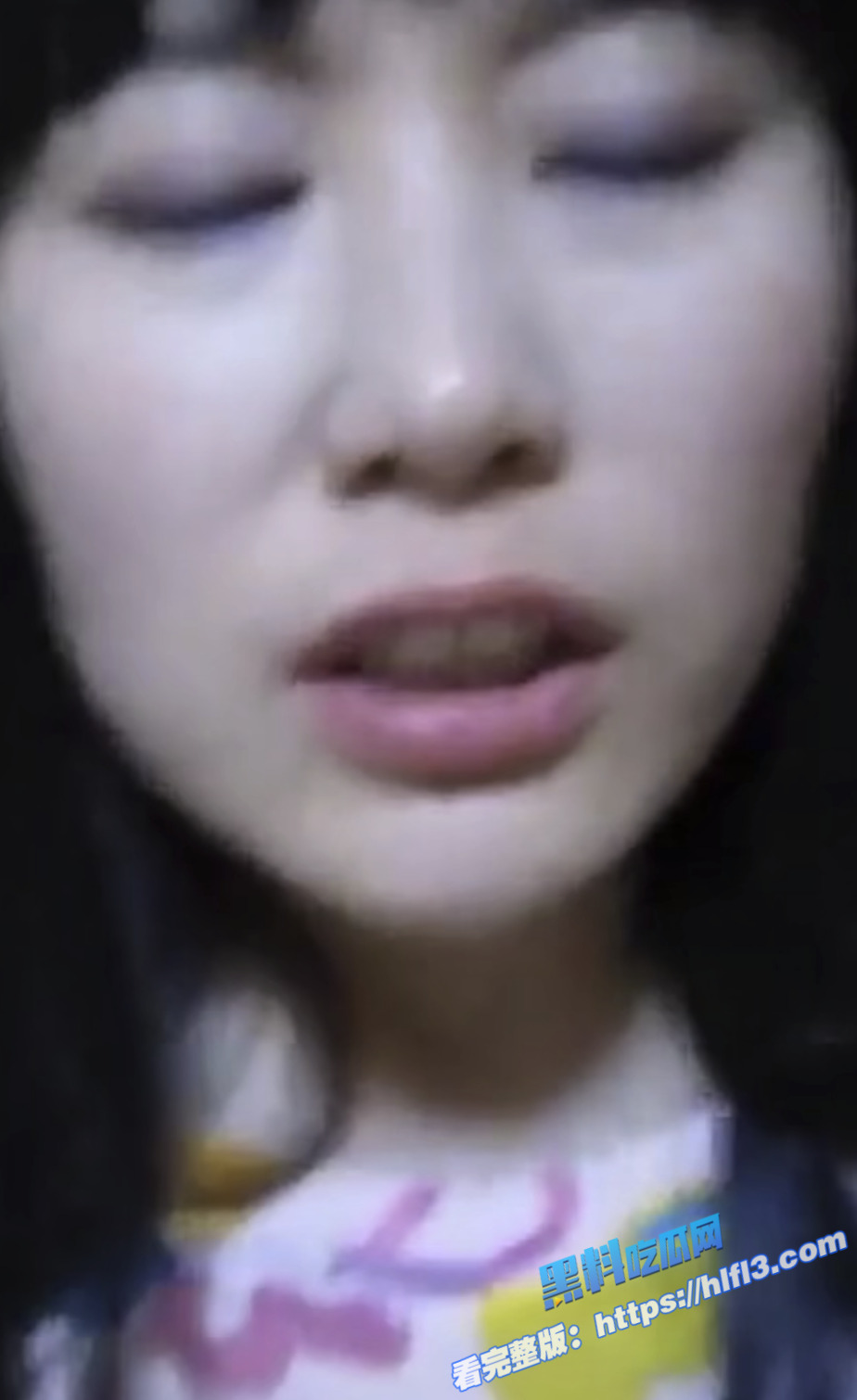 人妻背着老公和小伙偷情 风韵犹存的熟女少妇 眉眼之间尽显骚气 被大屌彻底征服！3