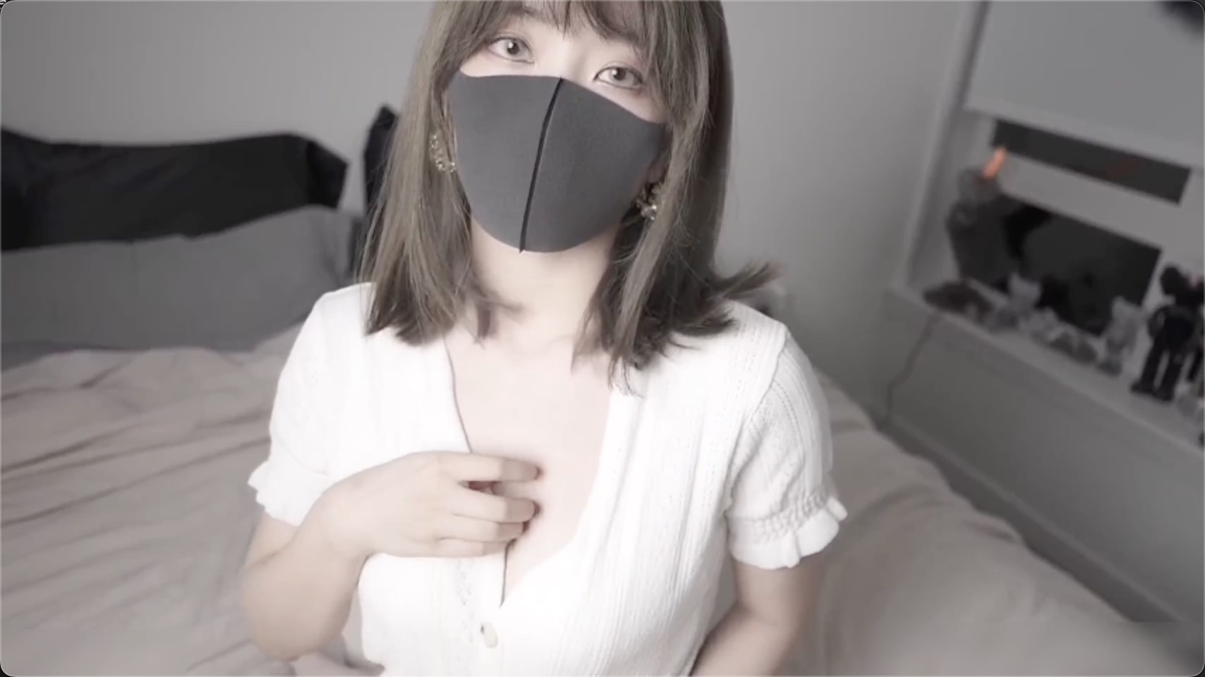 推特网红女神【玩偶姐姐】白丝美少女的足交侍奉4 推特网红女神【玩偶姐姐】白丝美少女的足交侍奉4