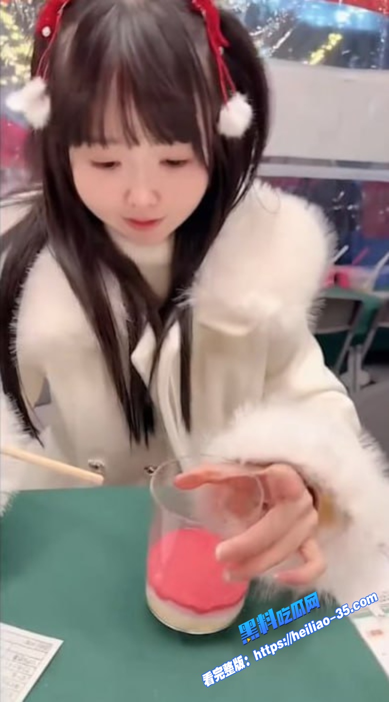 推特极品白虎萝莉福利姬yurinslittlepeach粉色情趣女仆装 超粉嫩无毛小穴被猛干内射3