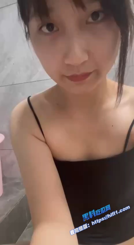 广东人妻 姚春妮 不雅视频曝光 两个孩子的妈了还不守妇道 拍裸照自慰视频给炮友!5 广东人妻 姚春妮 不雅视频曝光 两个孩子的妈了还不守妇道 拍裸照自慰视频给炮友!5