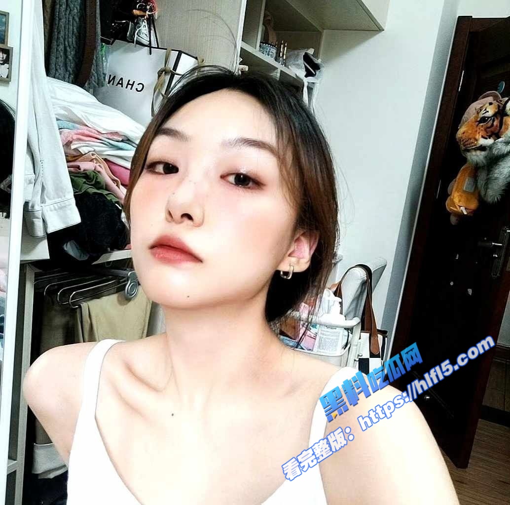 表面高冷的妹子！被请客唱歌喝酒 完事妹子直接自己开始主动了 极其渴望男人！1