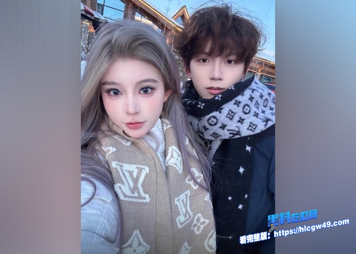 抖音网红 妍妍酱 第二弹！直播PK送跑车加微信 就能线下约炮加自拍摸奶视频 图3