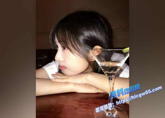 瓜友投稿清纯长相美女露脸性爱视频曝光！极致深喉技巧狂吸巨屌，狂插后入白眼高潮不断！03