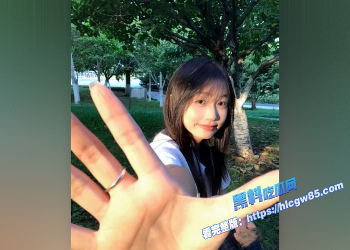 瓜友投稿清纯长相美女露脸性爱视频曝光！极致深喉技巧狂吸巨屌，狂插后入白眼高潮不断！04