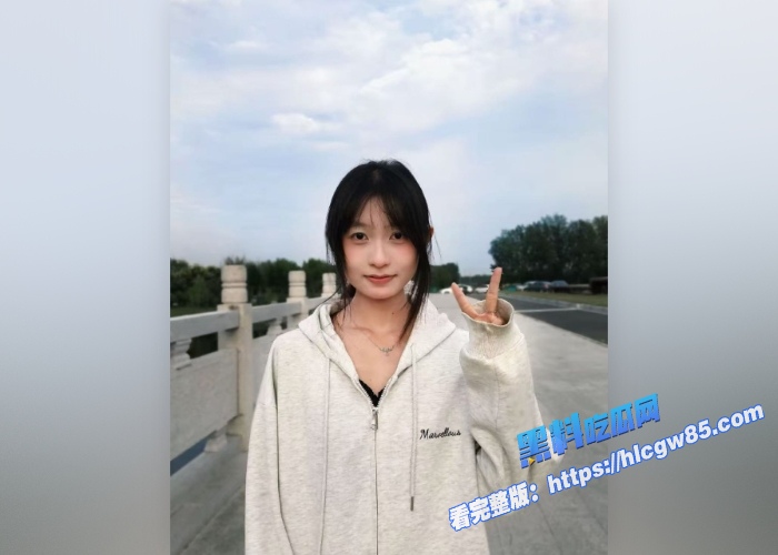 瓜友投稿清纯长相美女露脸性爱视频曝光！极致深喉技巧狂吸巨屌，狂插后入白眼高潮不断！06