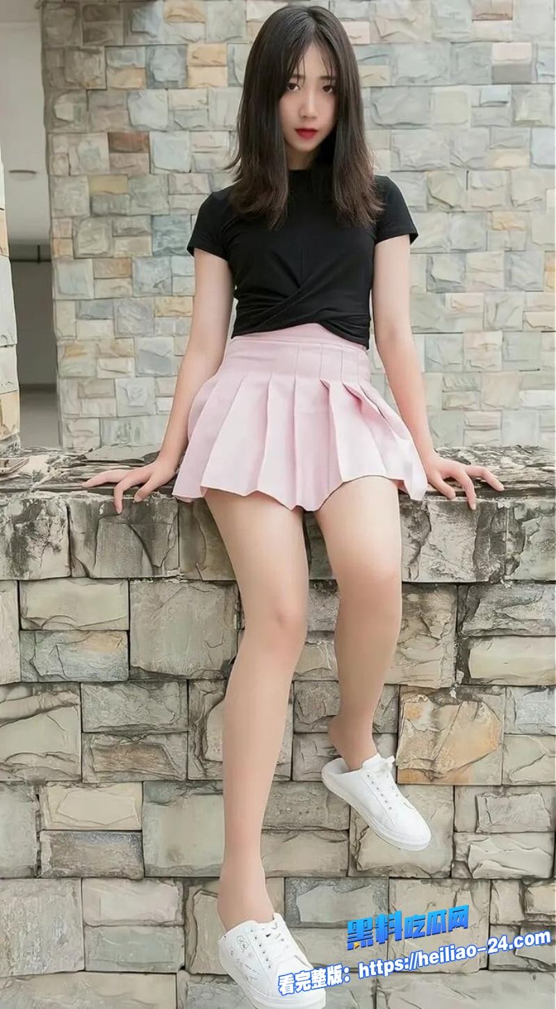 胸口纹身精神小妹私密视频流出清纯脸蛋下藏着反差2