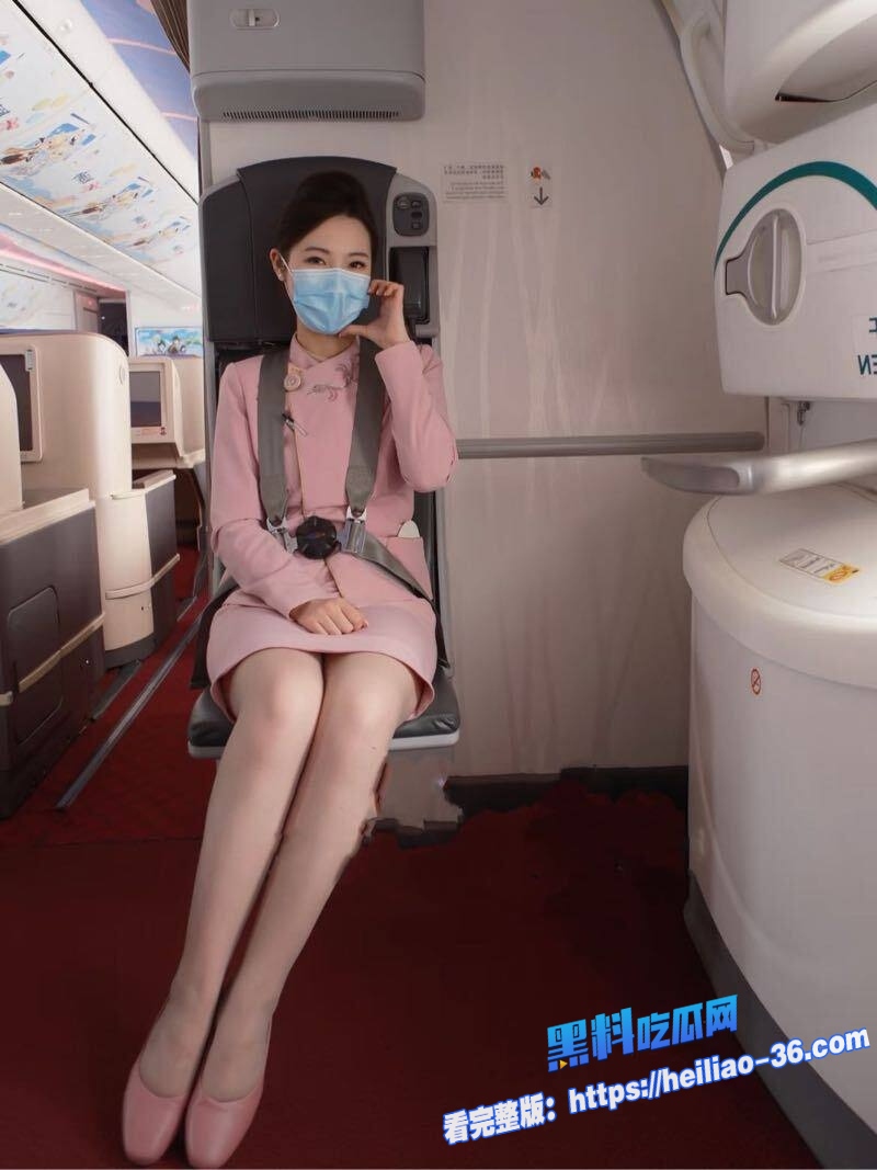 吉祥航空空姐约炮视频流出情趣制服女神瞬间化身淫娃沙发狂骑爽到飞起3