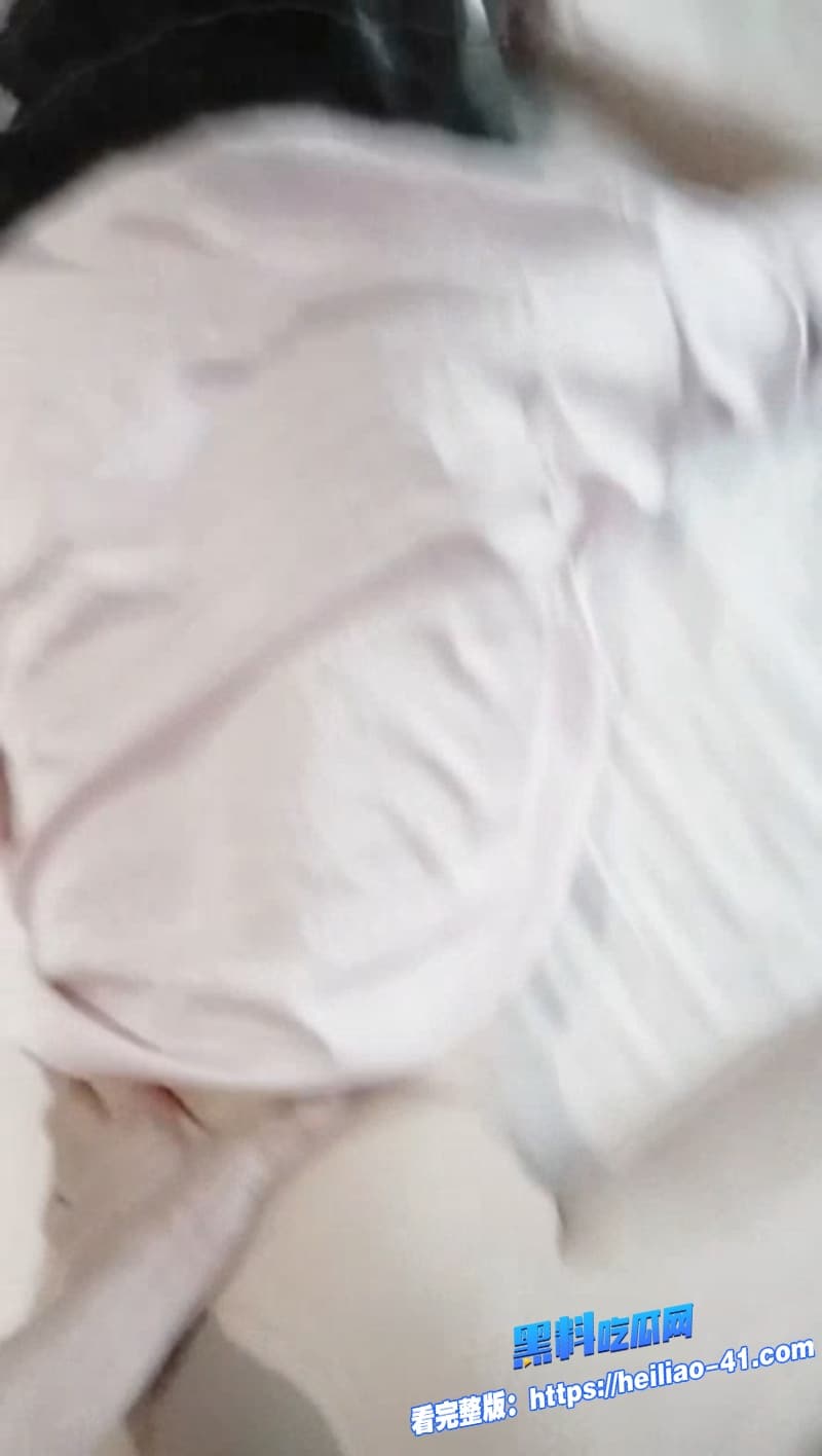 海角原创兄妹乱伦妹妹在浴室洗澡哥哥直接闯入用鸡巴挑逗她骚货深喉口交被无套疯狂操的高潮不断10 海角原创兄妹乱伦妹妹在浴室洗澡哥哥直接闯入用鸡巴挑逗她骚货深喉口交被无套疯狂操的高潮不断10