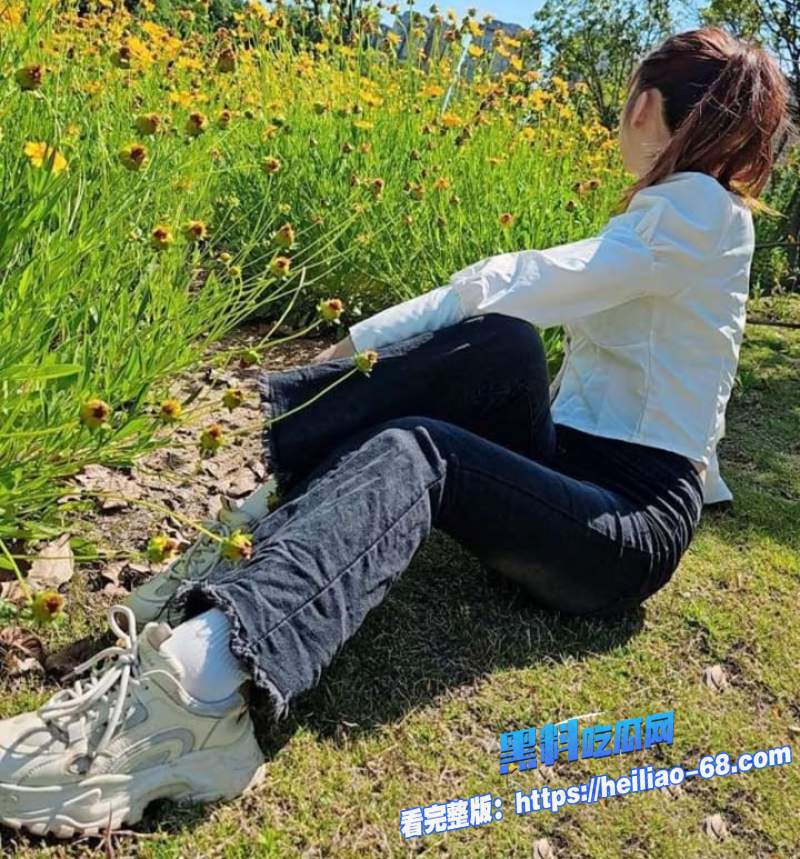 海角乱伦河边竹林兄妹野战妹妹翘臀撅起被哥哥猛干到失禁喷水3 海角乱伦河边竹林兄妹野战妹妹翘臀撅起被哥哥猛干到失禁喷水3
