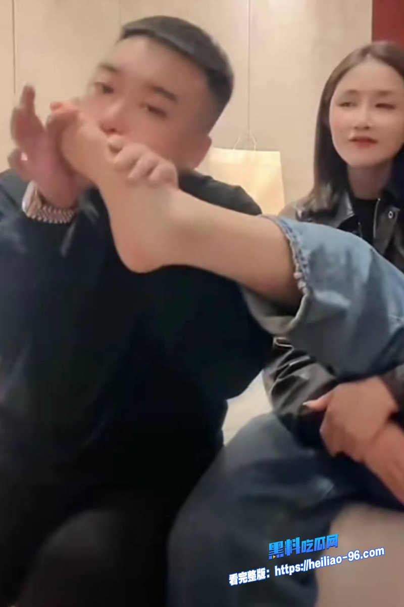快手网红 通辽王振宇 酒店约炮视频流出 妹子被巨屌无套狂干娇喘求饶 聊天记录超劲爆！