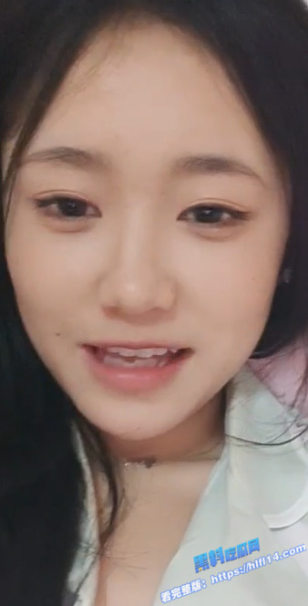 清纯校园女神 家中下海:当一个女孩拿着肉棒自慰快要高潮的时候 妈妈突然推门进来!1