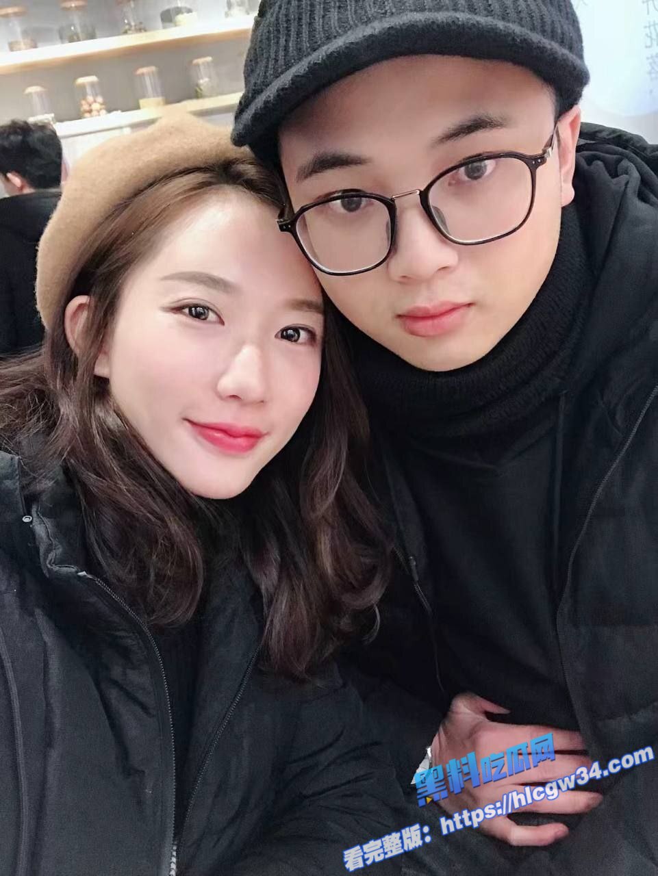 高颜值极品少妇被绿帽老公贡献给单男 情趣丝袜内衣助阵,上下夹鸡巴的双被快乐15 高颜值极品少妇被绿帽老公贡献给单男 情趣丝袜内衣助阵,上下夹鸡巴的双被快乐15