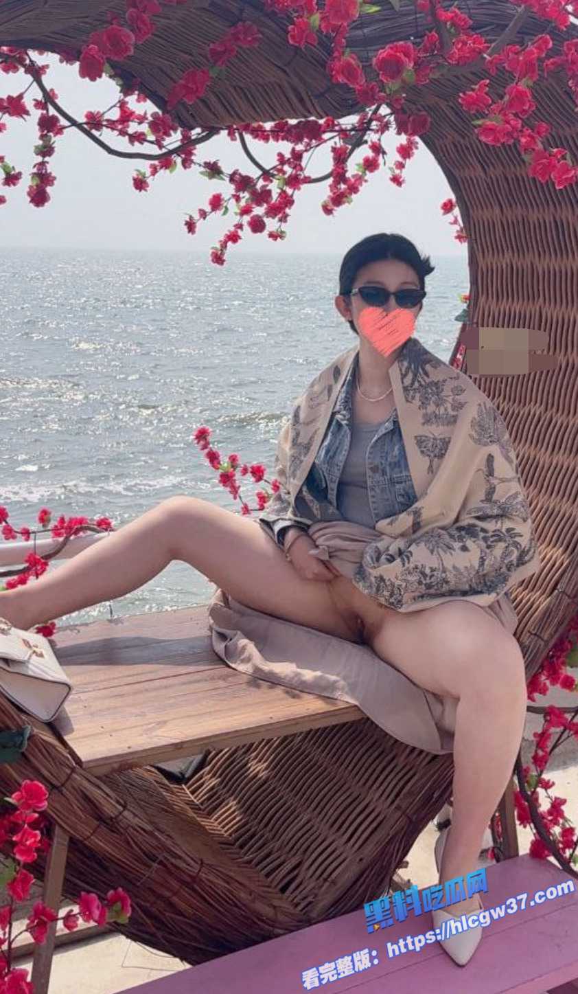 3黑料PK!推特淫妻 爱妻yy VS 推特人妻 ShahollyYC 都是人妻天花板 谁更胜一筹呢 3黑料PK!推特淫妻 爱妻yy VS 推特人妻 ShahollyYC 都是人妻天花板 谁更胜一筹呢