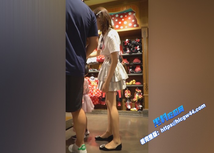 街拍抄底大合集一次看个够论身材还得是欧美小姐姐太美了 图7WH700x500px