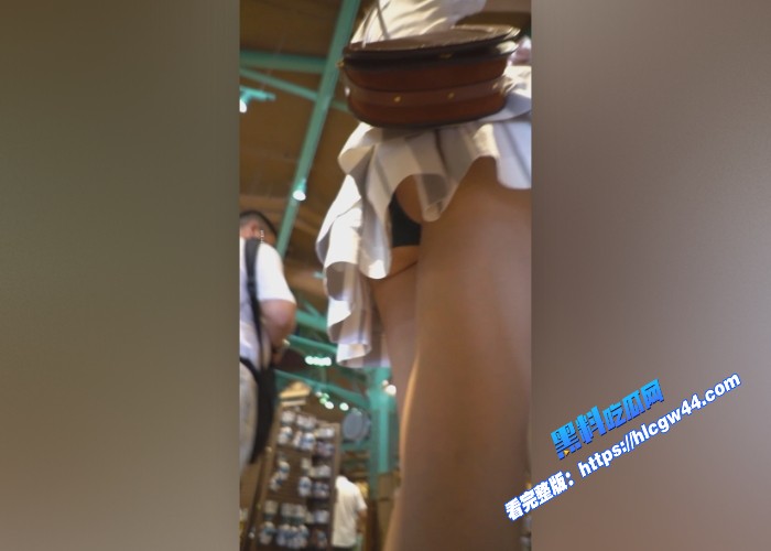 街拍抄底大合集一次看个够论身材还得是欧美小姐姐太美了 图12WH700x500px