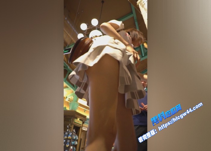 街拍抄底大合集一次看个够论身材还得是欧美小姐姐太美了 图13WH700x500px