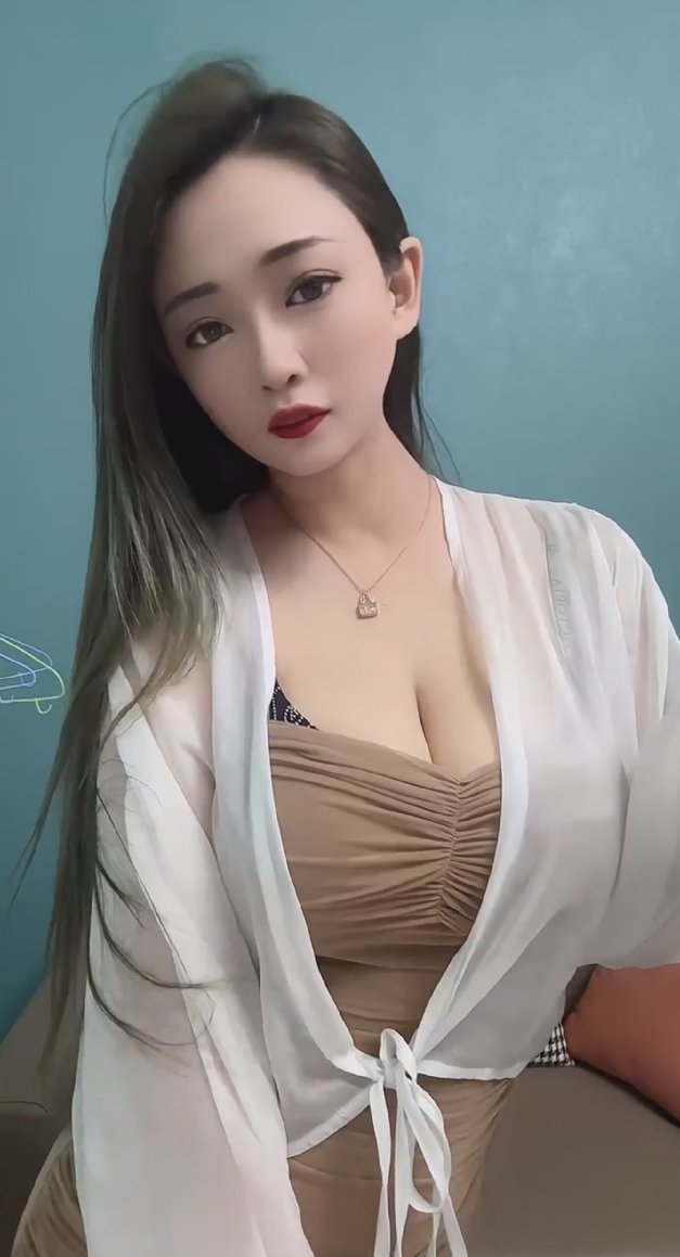 快手知名擦边巨乳主播一个小球球一对超级大灯激情擦边骚舞脸穴同框露脸道具自慰 图3