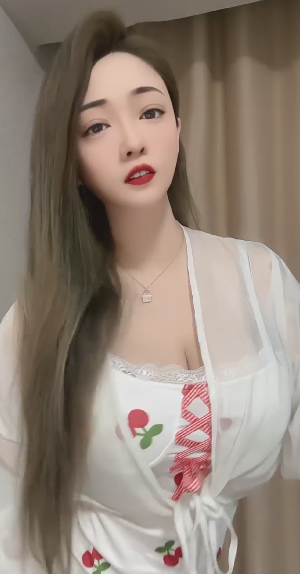 快手知名擦边巨乳主播一个小球球一对超级大灯激情擦边骚舞脸穴同框露脸道具自慰 图4