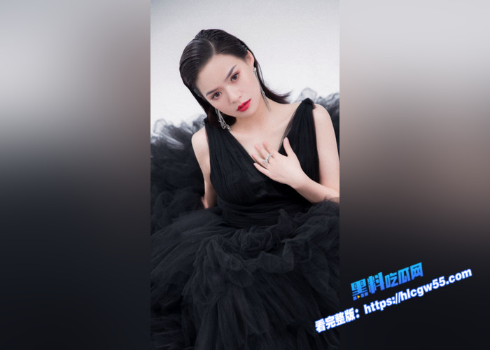 极品反差婊 背着老公去和情人开房 穿着黑丝情趣衣口嗦鸡吧 骚穴被暴力蹂躏 十分淫荡3 极品反差婊 背着老公去和情人开房 穿着黑丝情趣衣口嗦鸡吧 骚穴被暴力蹂躏 十分淫荡3