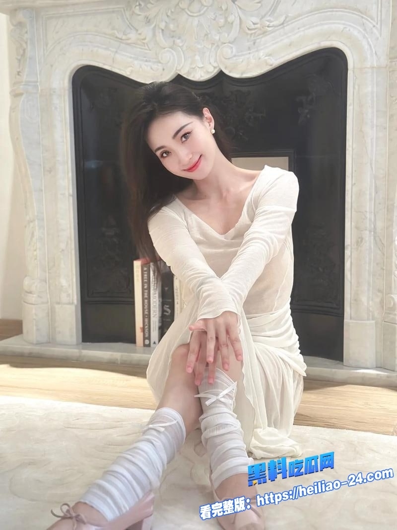 舞蹈老师人妻课后激情狂欢舞蹈服还没来得及换就直奔炮友家开启柔软身体的极限缠绵3