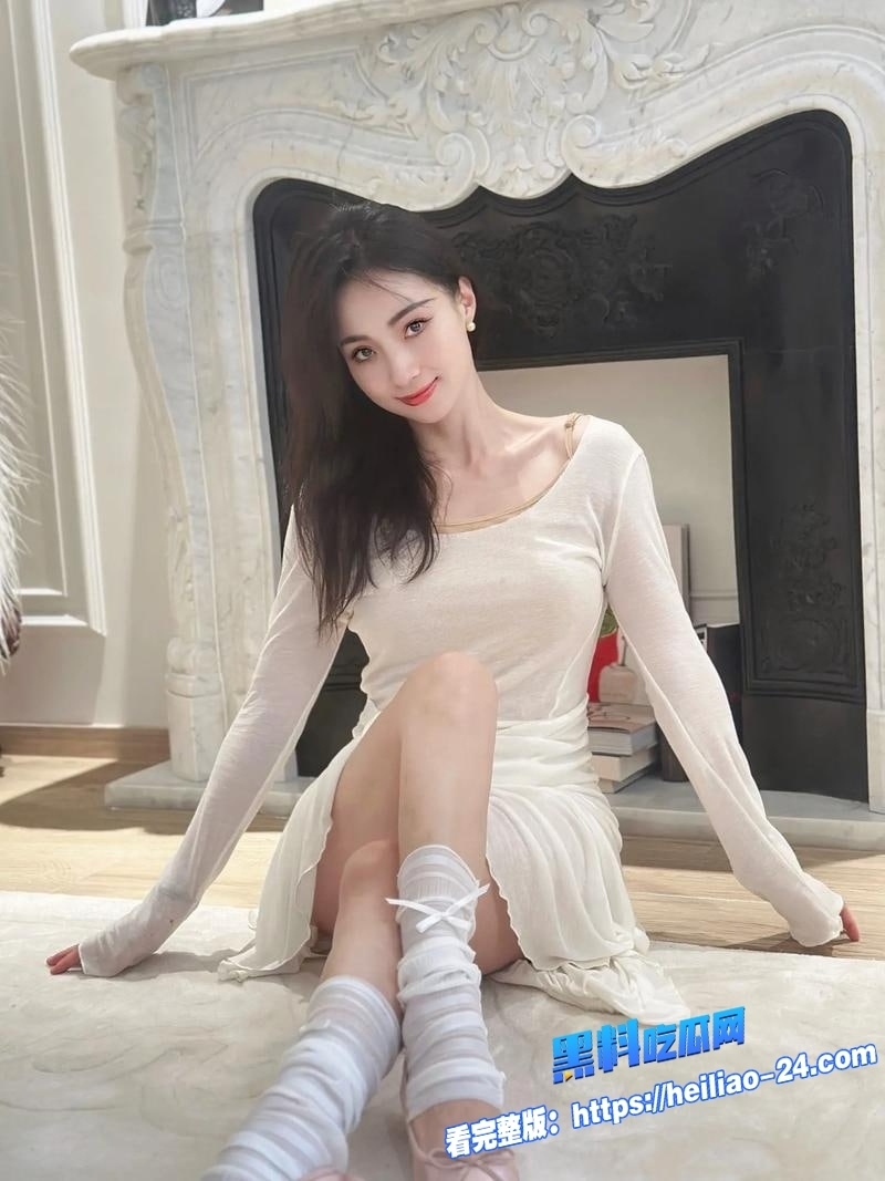 舞蹈老师人妻课后激情狂欢舞蹈服还没来得及换就直奔炮友家开启柔软身体的极限缠绵5