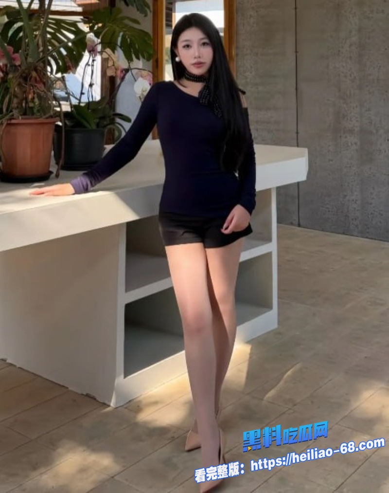 精虫上脑的姐夫趁老婆睡觉偷偷抱起小姨子狂干一夜太刺激了你敢看吗1